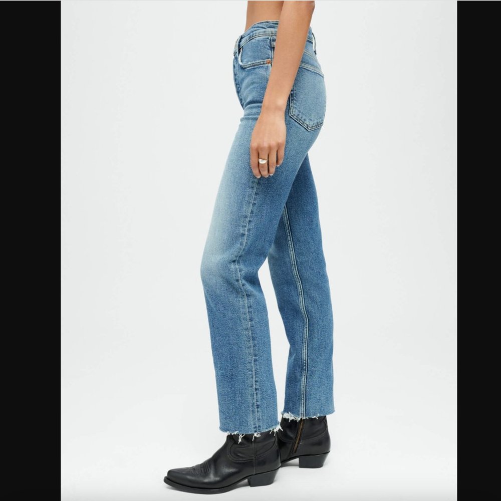 NWT Re/Done 70s Stove Pipe in True Indigo- Size 28 (NWT) - Picture 2 of 7